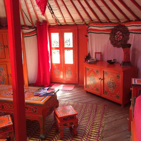 Au Soleil Mongol Panzió Sorède Kültér fotó