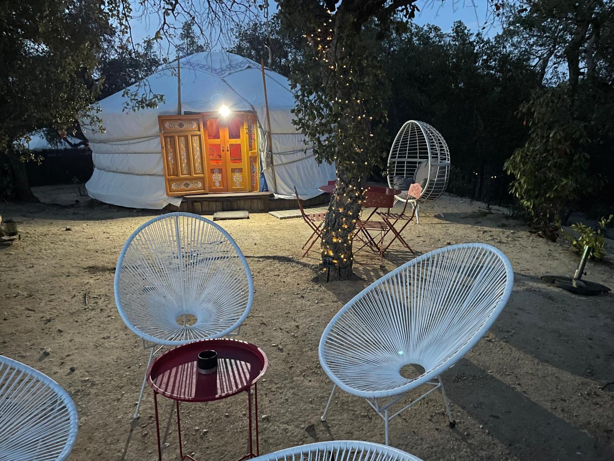 Au Soleil Mongol Panzió Sorède Kültér fotó